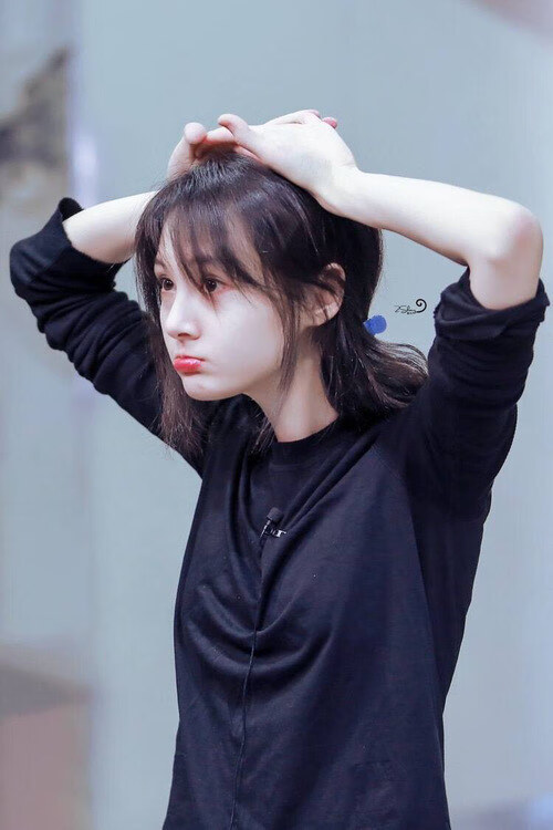 英超冲刺激烈:冠军悬念逐步拉开!,英超逆袭夺冠