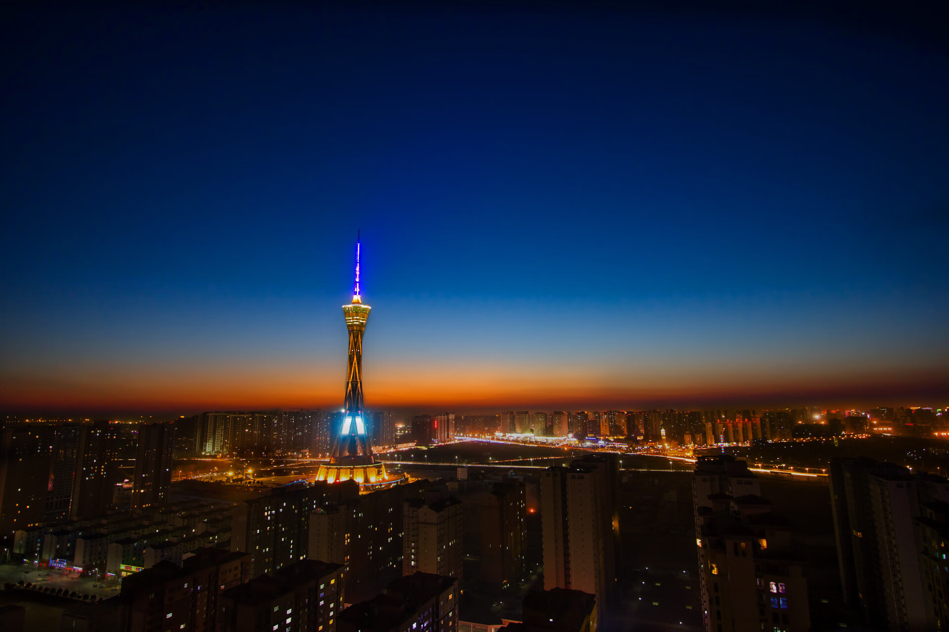 麦金托什决赛精彩瞬间成为焦点,麦金托什还是马金托什